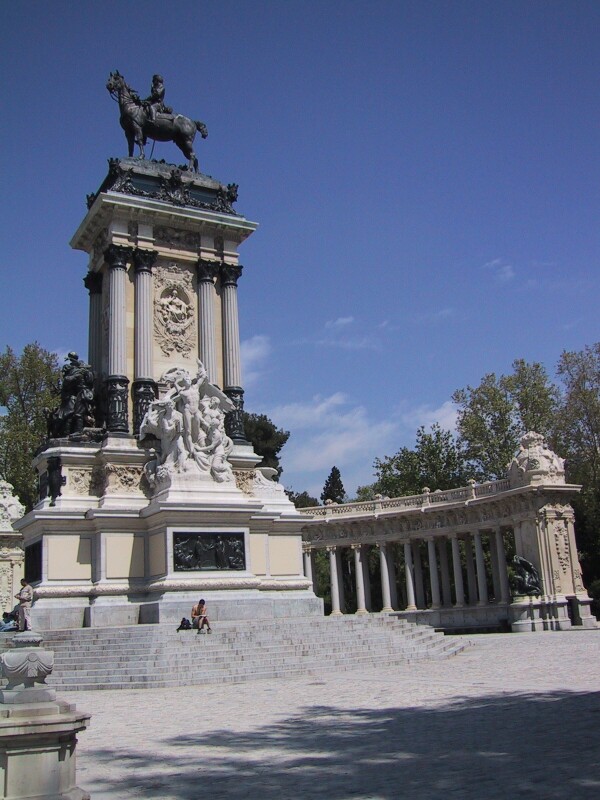 Madrid Park Monument, next is Madrid Park Fountain