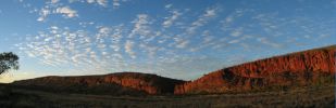 Glen Helen Sunrise (81K)