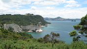 Looking down on Cathedral Cove (598K)