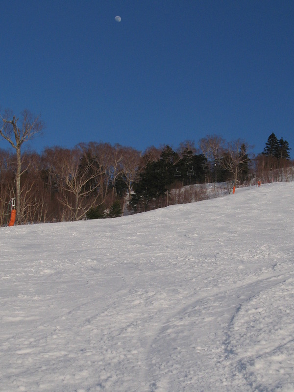 Shiga Kogen Moon, next is Giant Apple Pratiwi